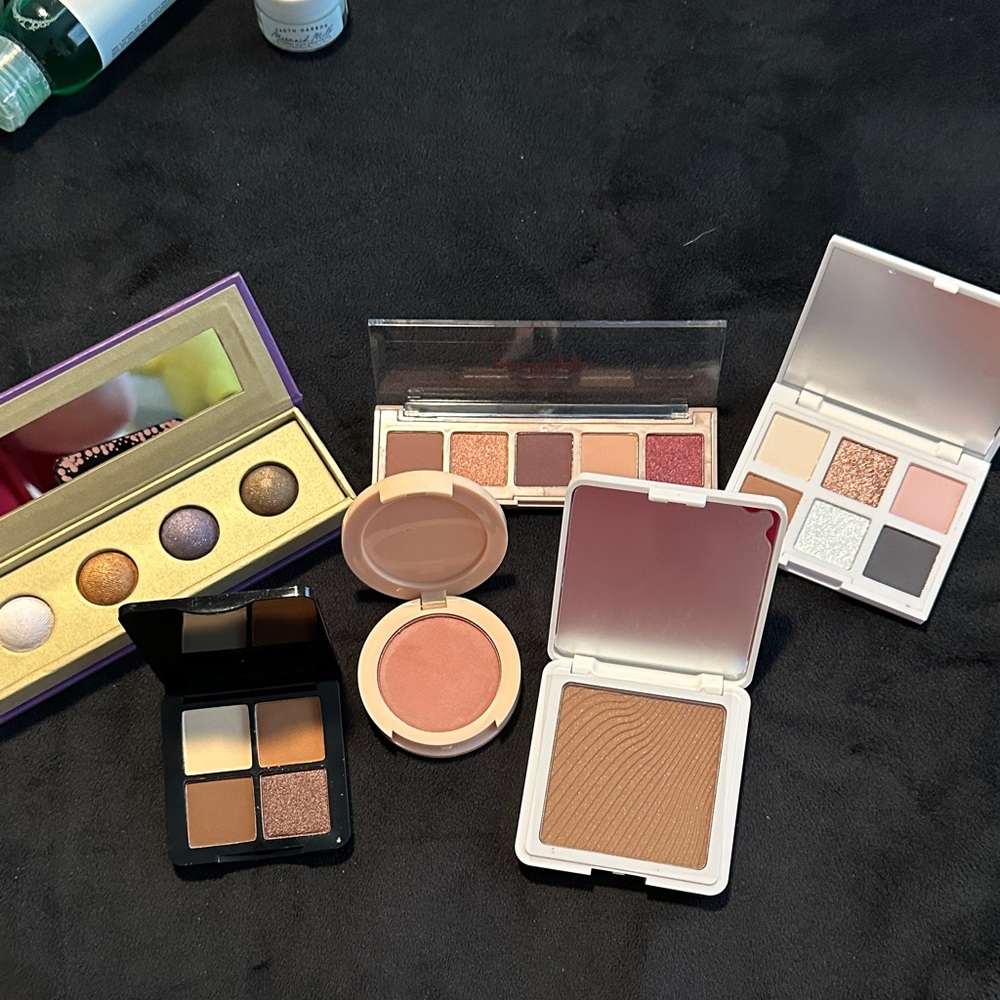 Quilted Beige Makeup Bag with Mixed Beauty Products - Picture 3 of 4